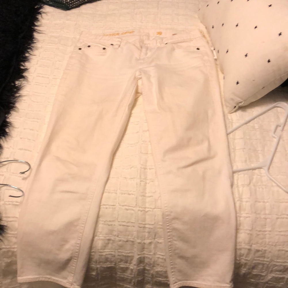 White crop jeans